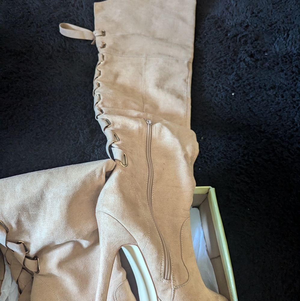 Khaki boots